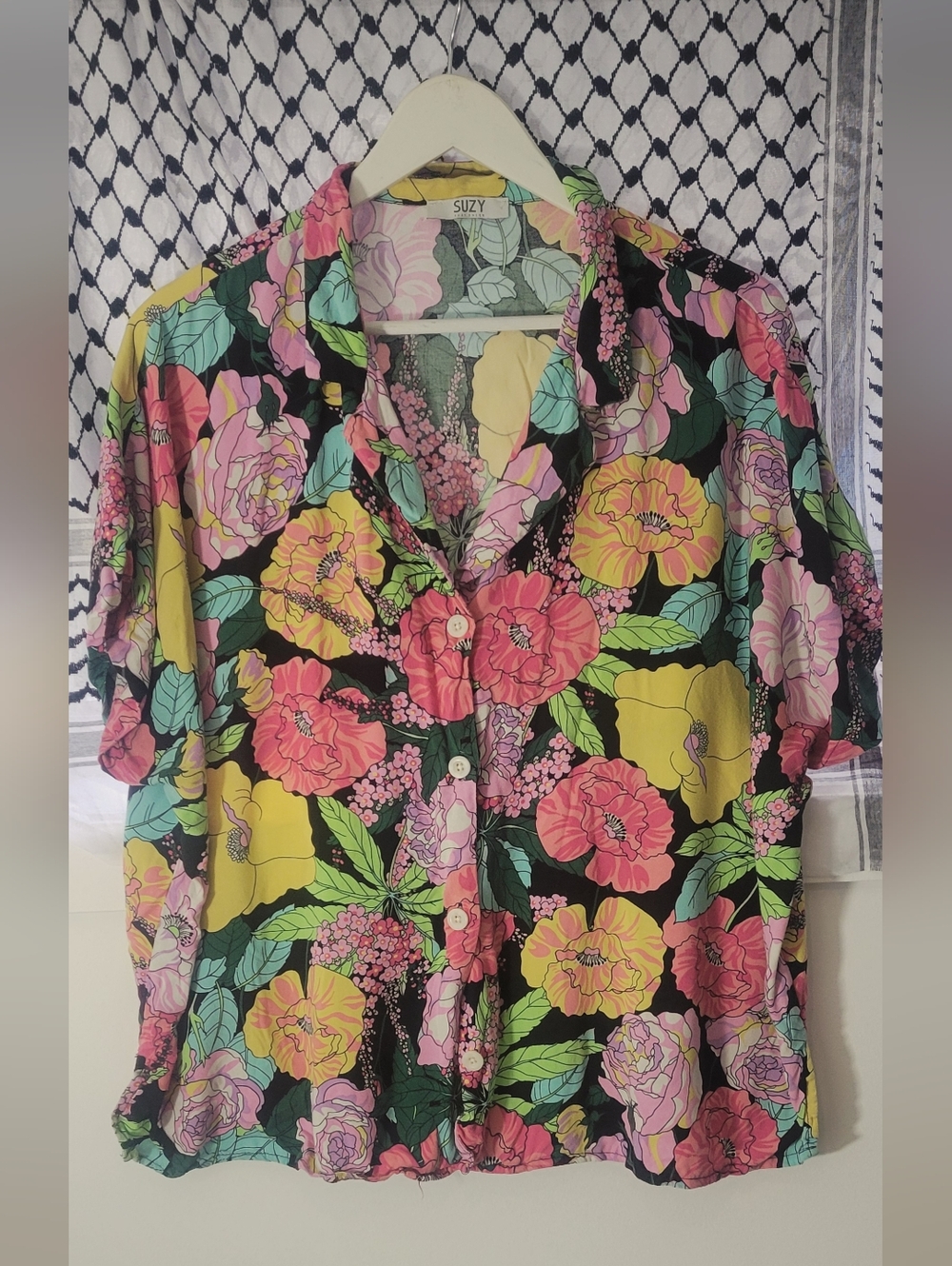 Plus size XXL Floral button up blouse from suzy shier